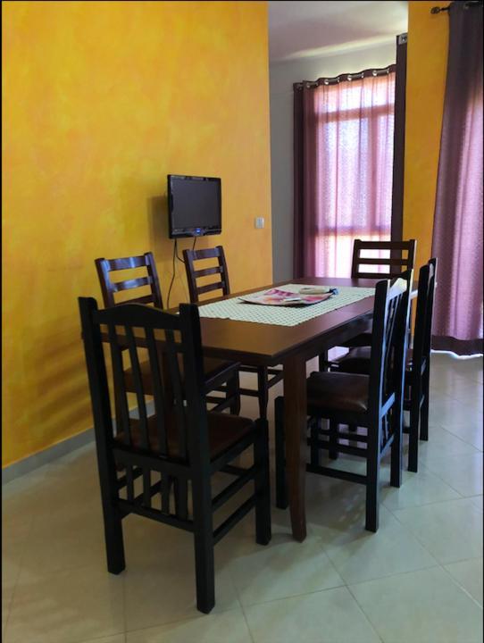 Rainbow Holiday Apartments วญอเรอ ภายนอก รูปภาพ