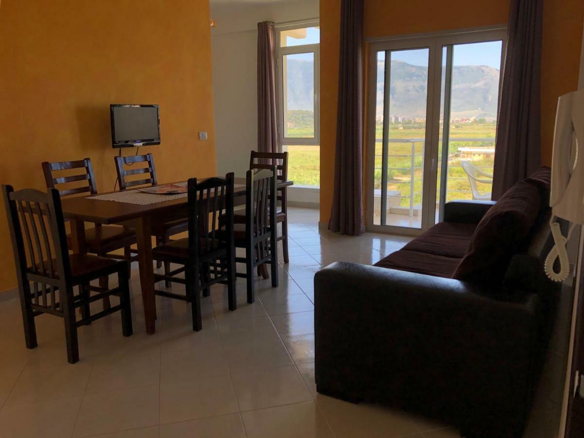 Rainbow Holiday Apartments วญอเรอ ภายนอก รูปภาพ